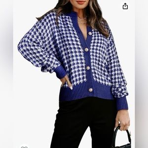 V neck button down plaid cardigan
